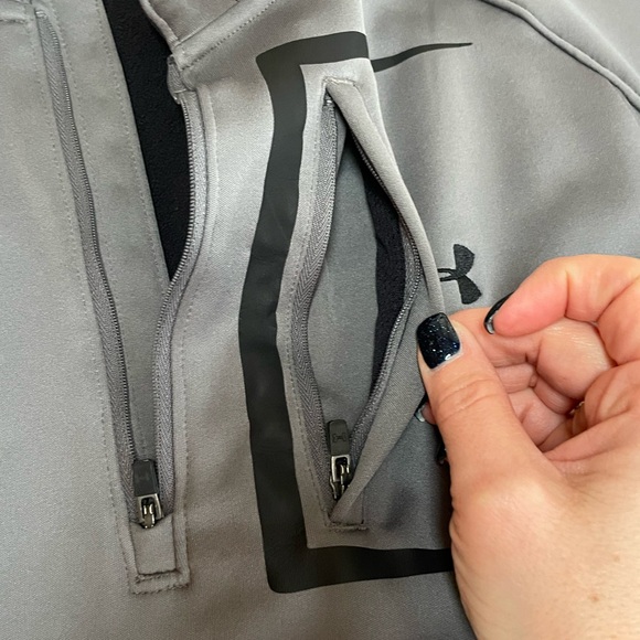 Under Armour men’s 1/4 zip, size XL - Picture 4 of 8